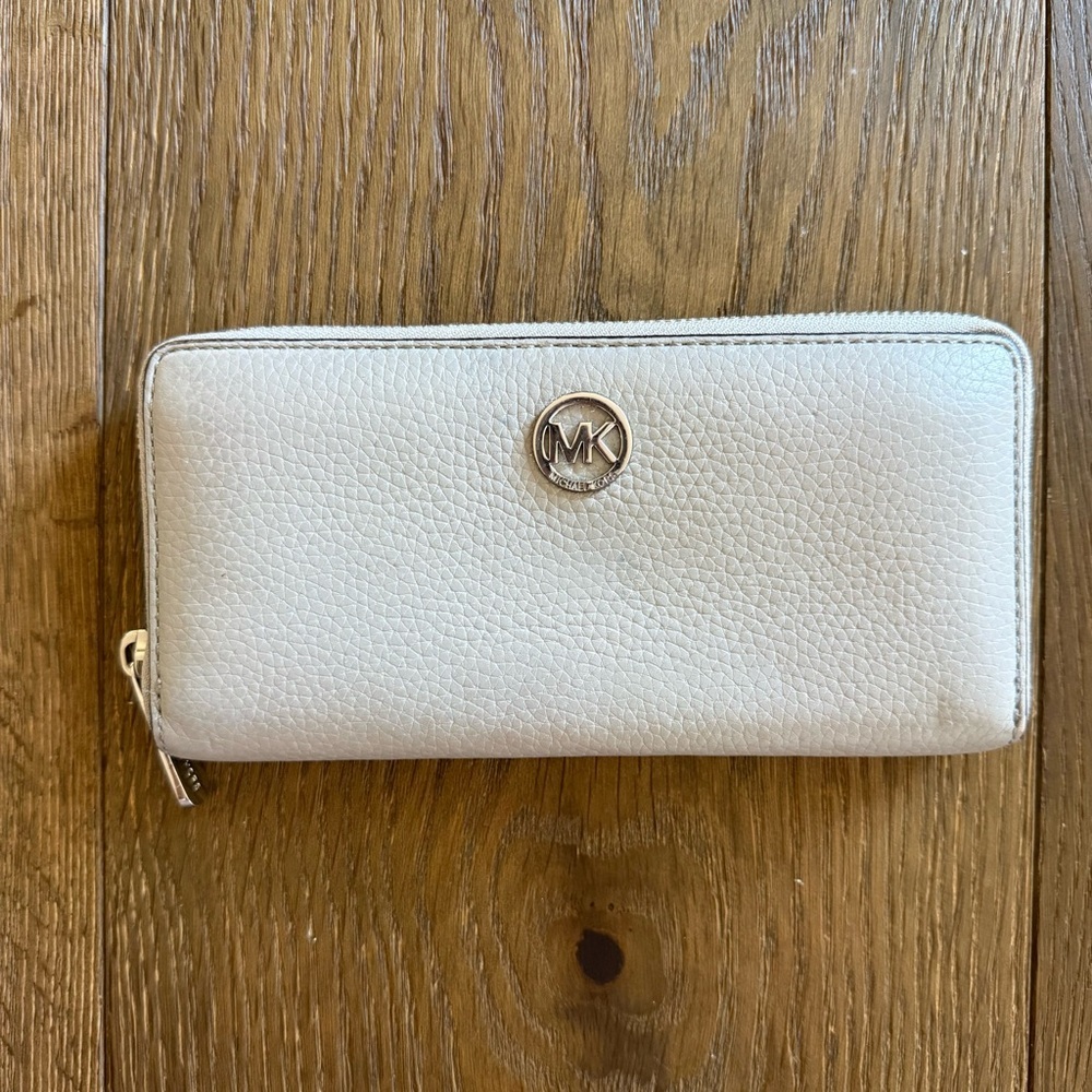 Michael Kors Pearl Pebble Leather Wallet